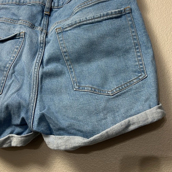 Old Navy High Rise OG Straight Shorts - Picture 7 of 10